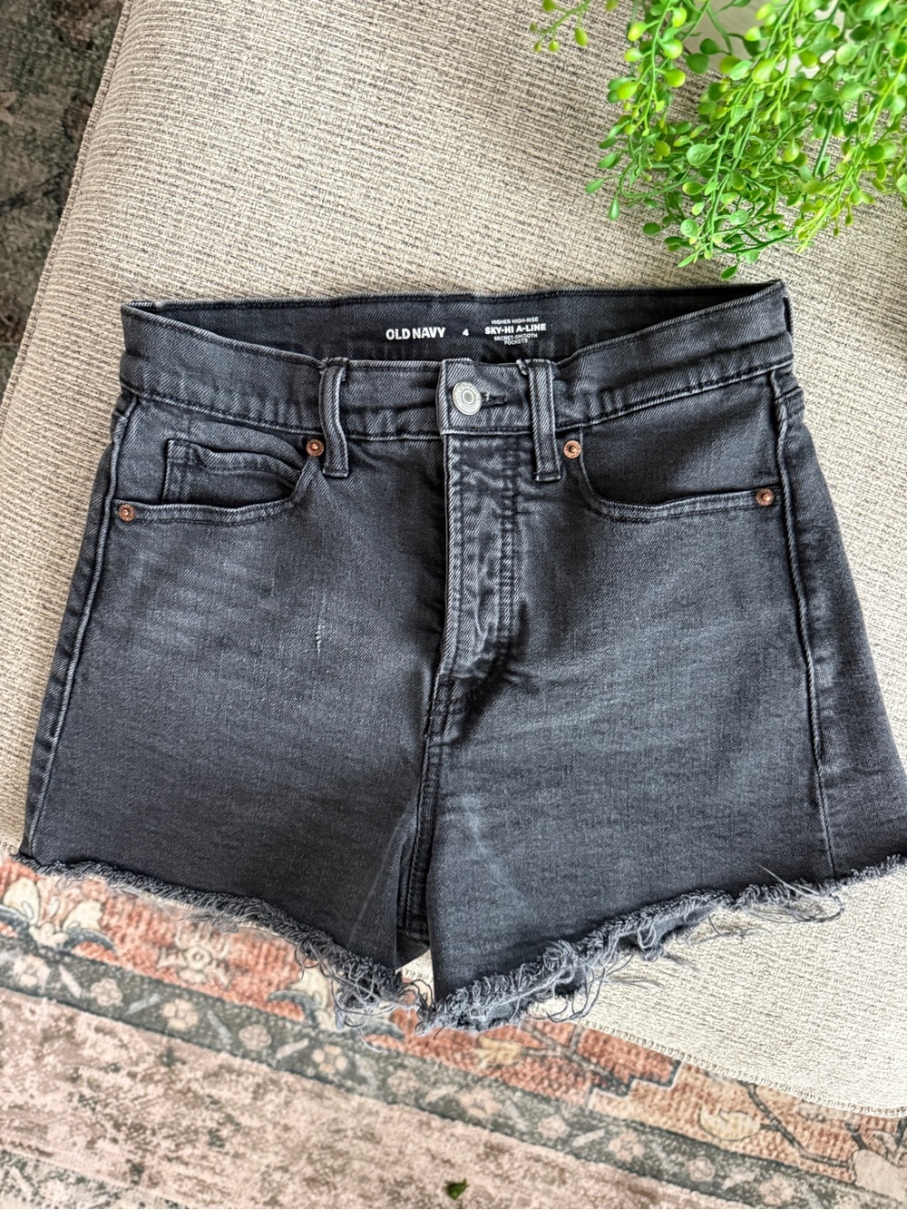 Old Navy Sky-Hi A-Line Denim Shorts Size 4 Black High Rise Raw Hem